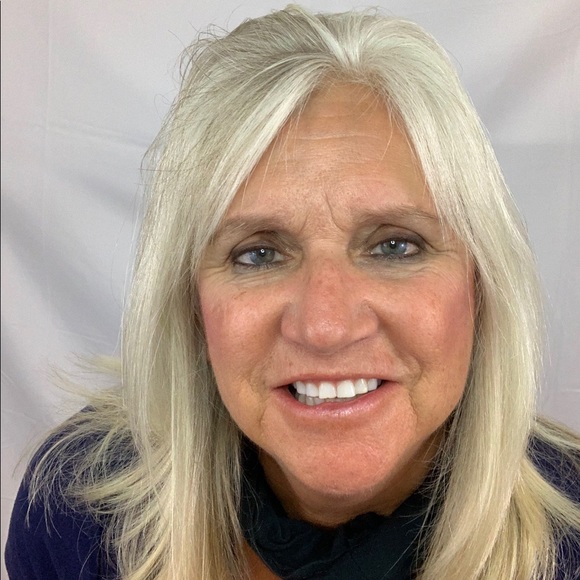 Meet your Posher, Cheryl - Picture 1 of 1